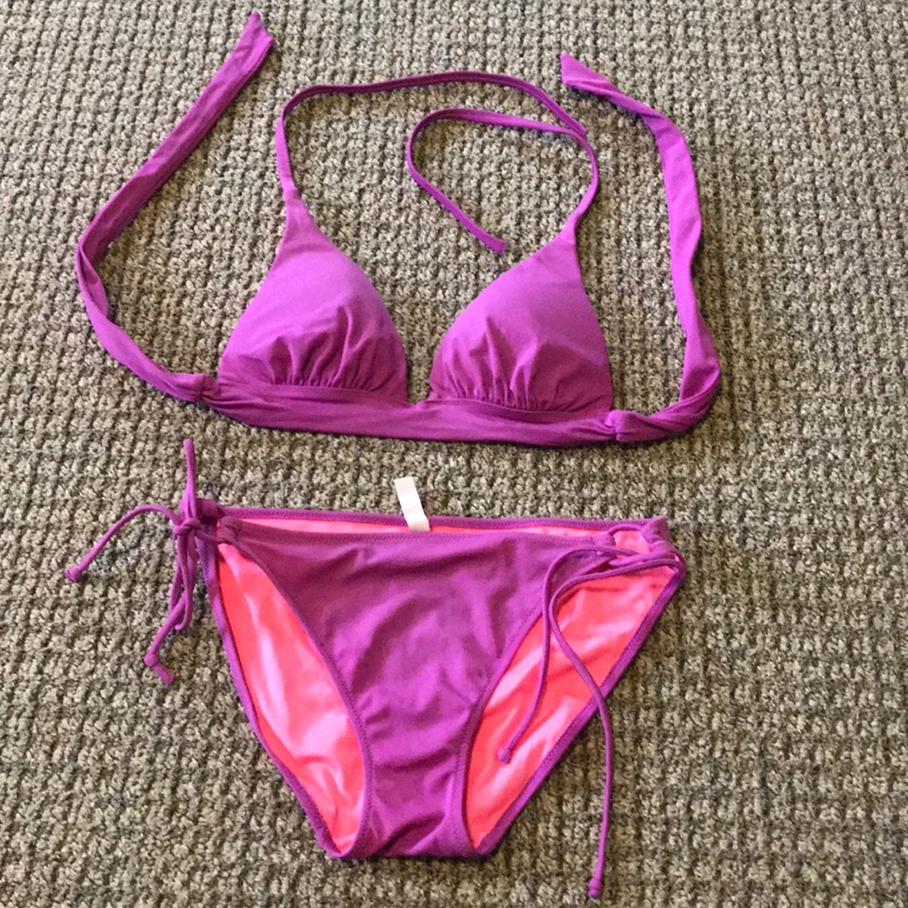 VICTORIAS SECRET BIKINI SET PURPLE TOP:Sm BOT:Med